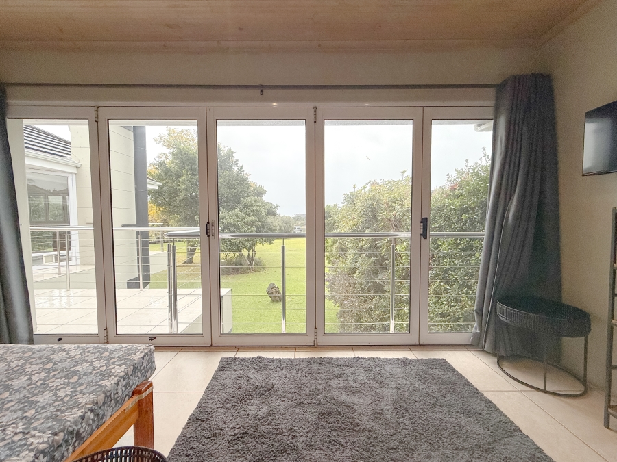 To Let 3 Bedroom Property for Rent in Keurbooms River Western Cape
